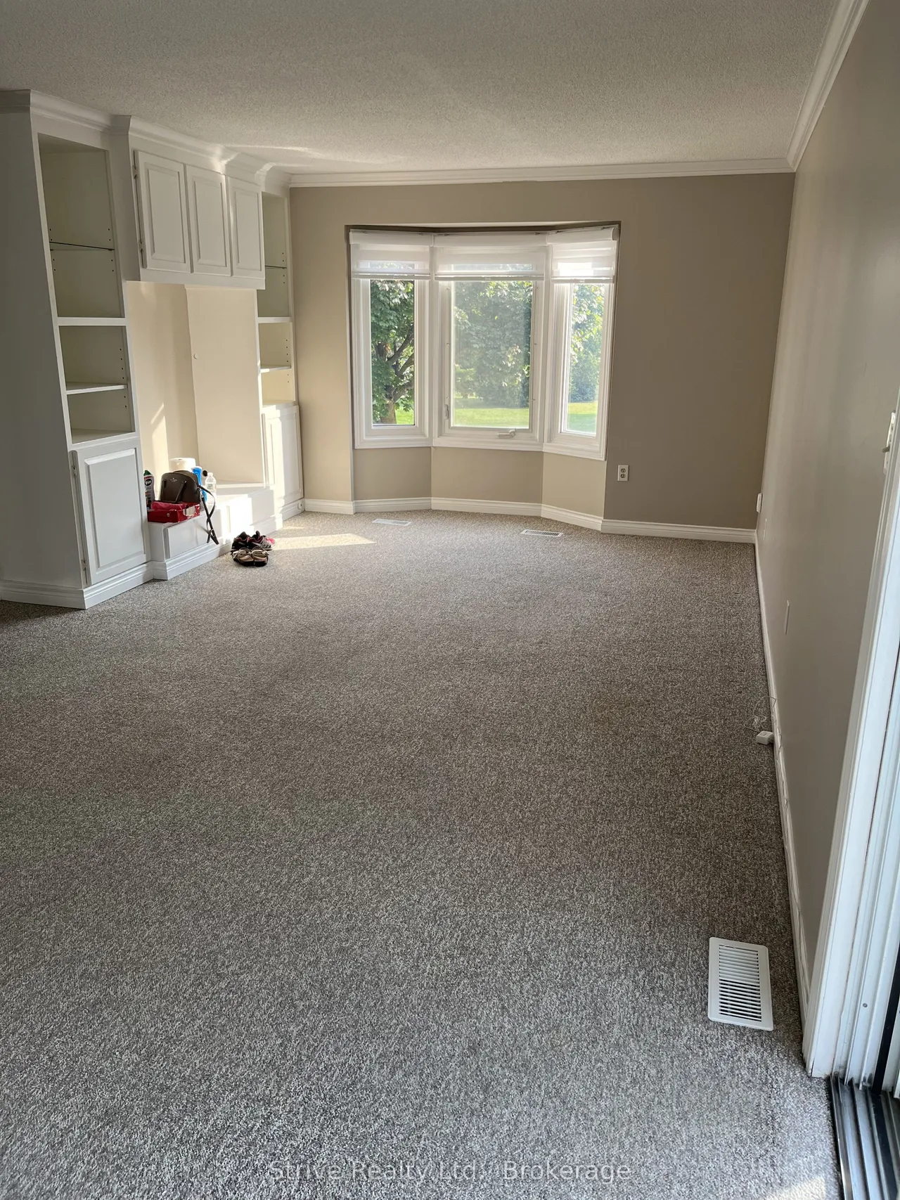1013 Attersley Drive — photo 3
