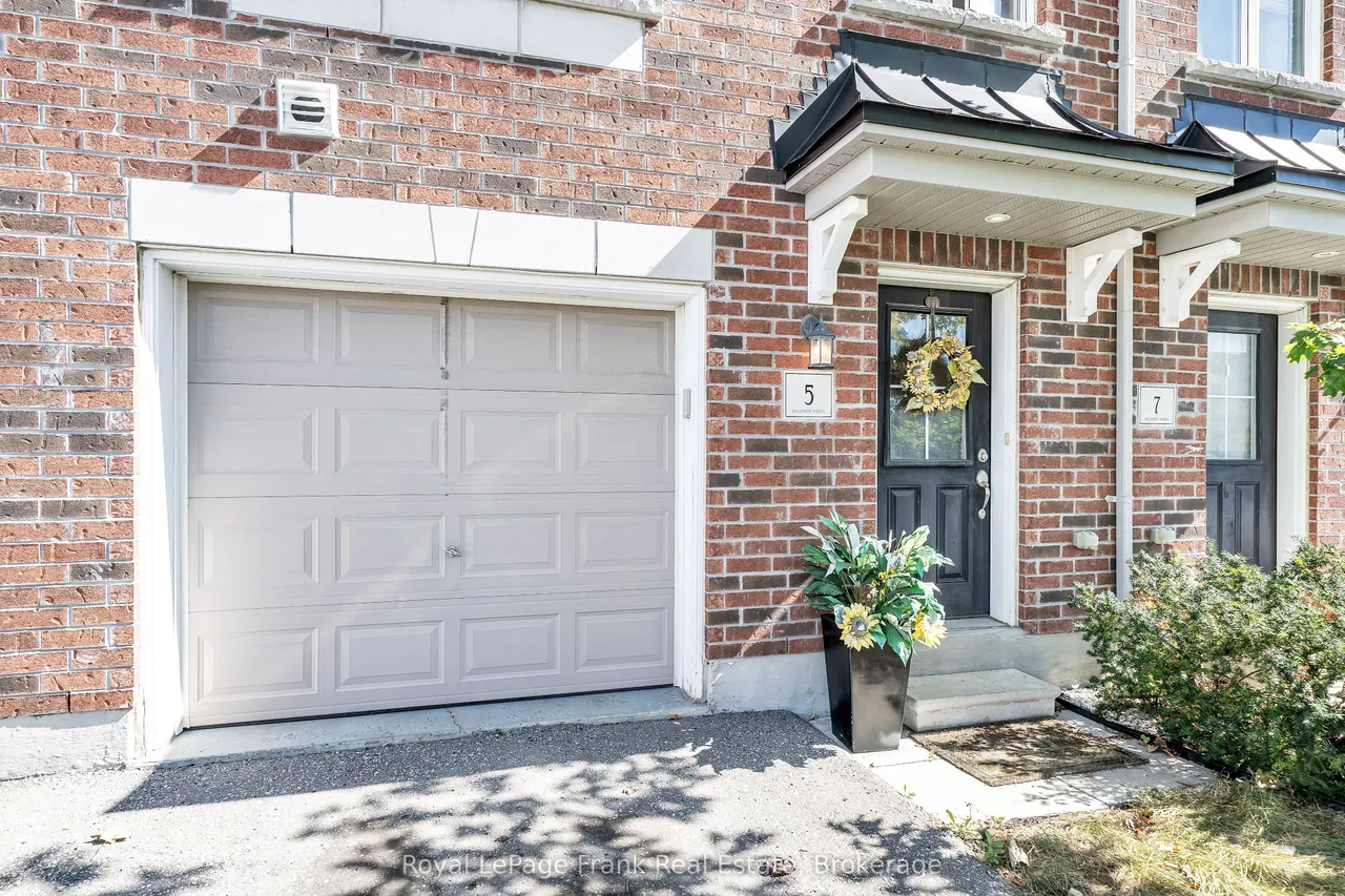 5 Markham Trail — photo 2
