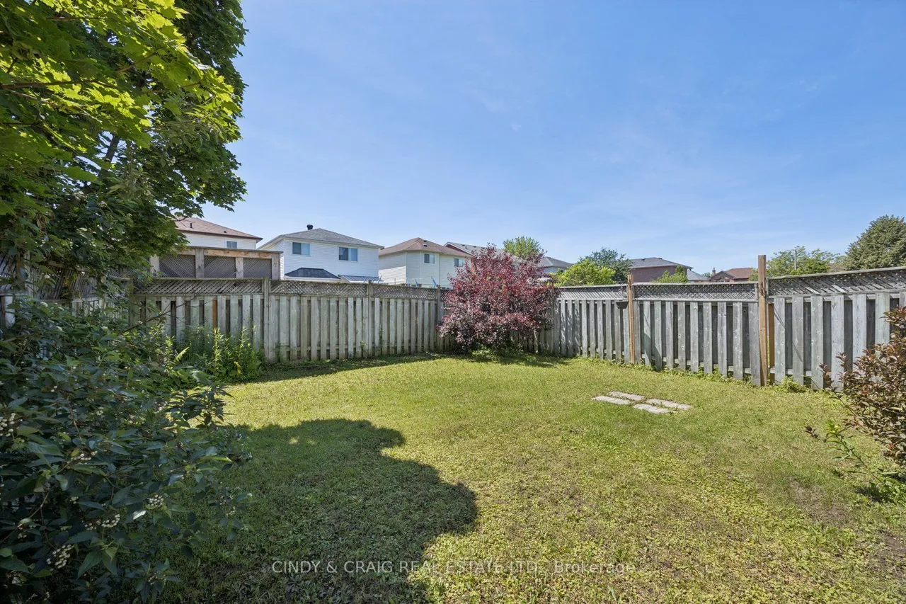 25 John Walter Crescent — photo 20