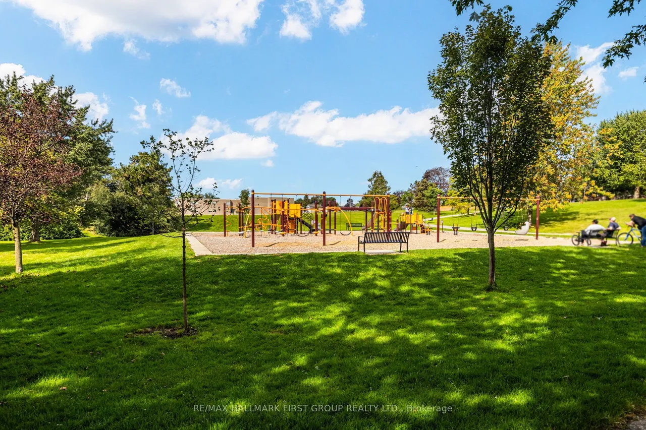 33 Anstead Crescent — photo 41