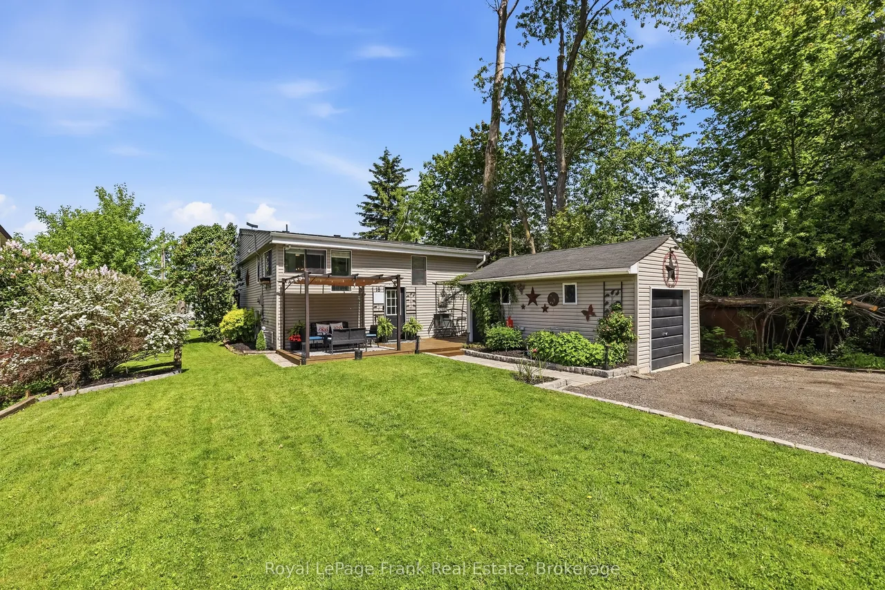 18 Armstrong Avenue — photo 2