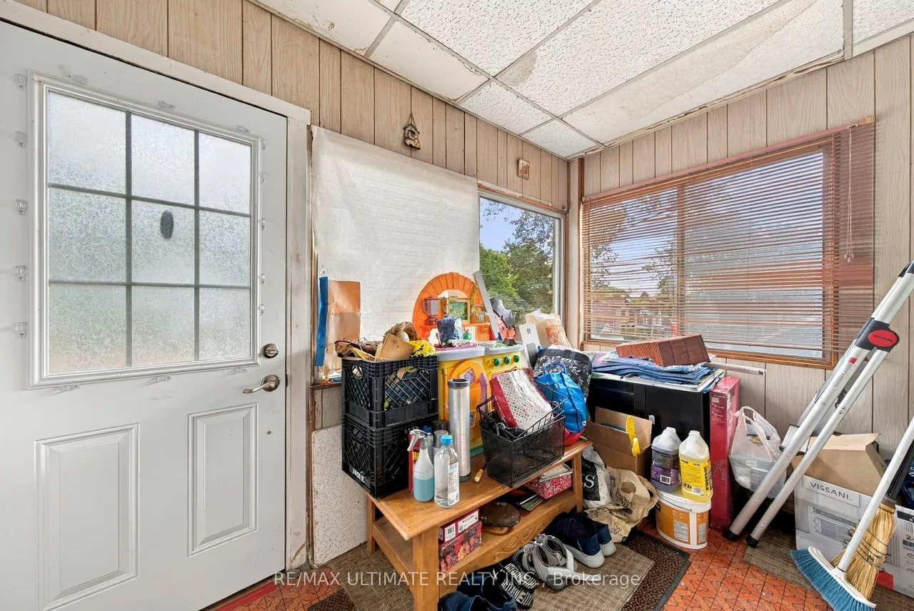 426 Woodfield Road — photo 3