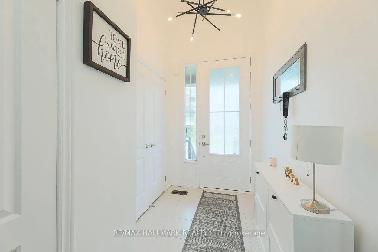 1090 Lockie Drive — photo 2
