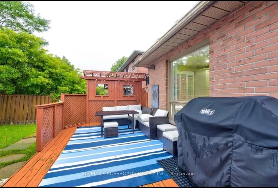 11 Murkar Crescent — photo 43