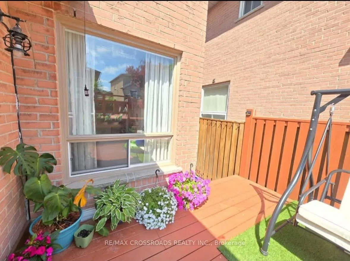 11 Murkar Crescent — photo 44