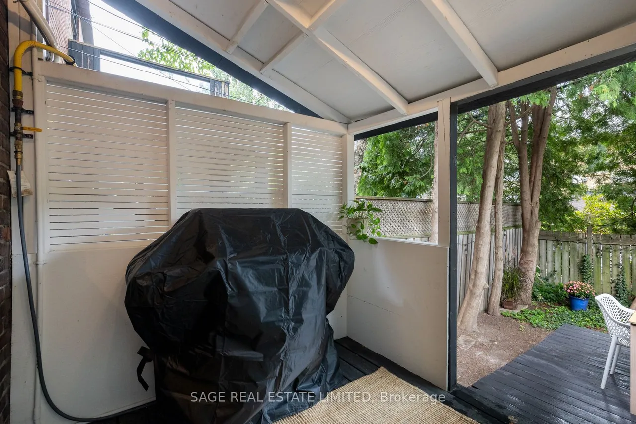 11 Bertmount Avenue — photo 34