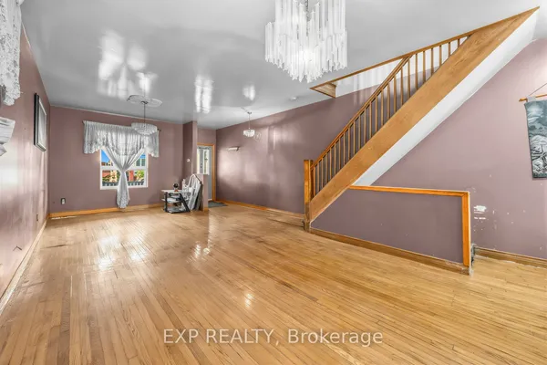 511 Carlaw Avenue — photo 2