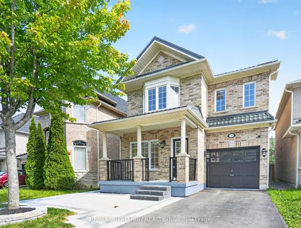 32 Whitlock Crescent — photo 2