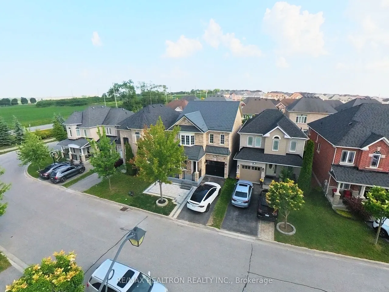 32 Whitlock Crescent — photo 47