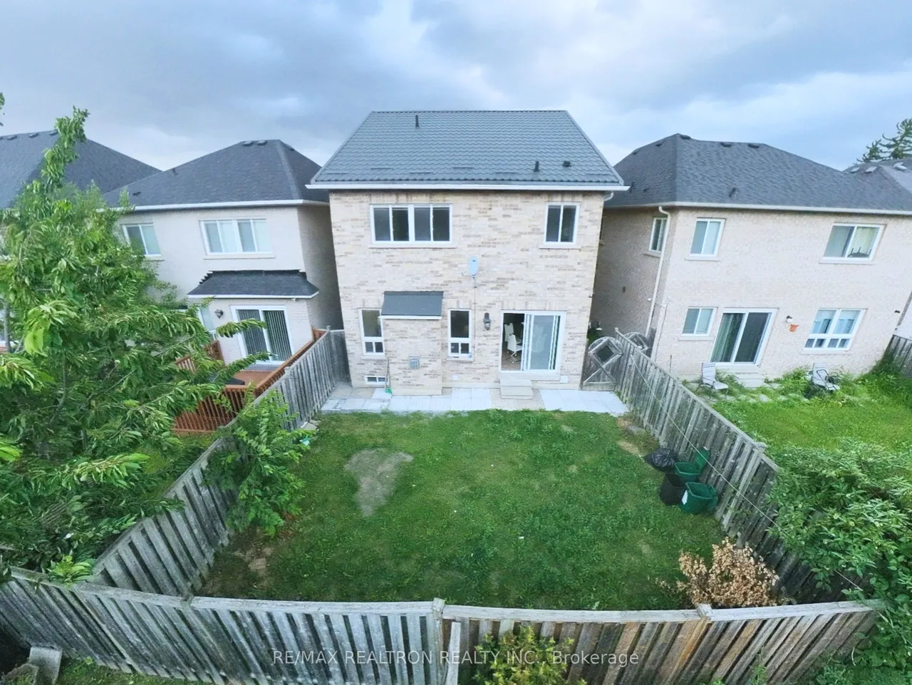 32 Whitlock Crescent — photo 48