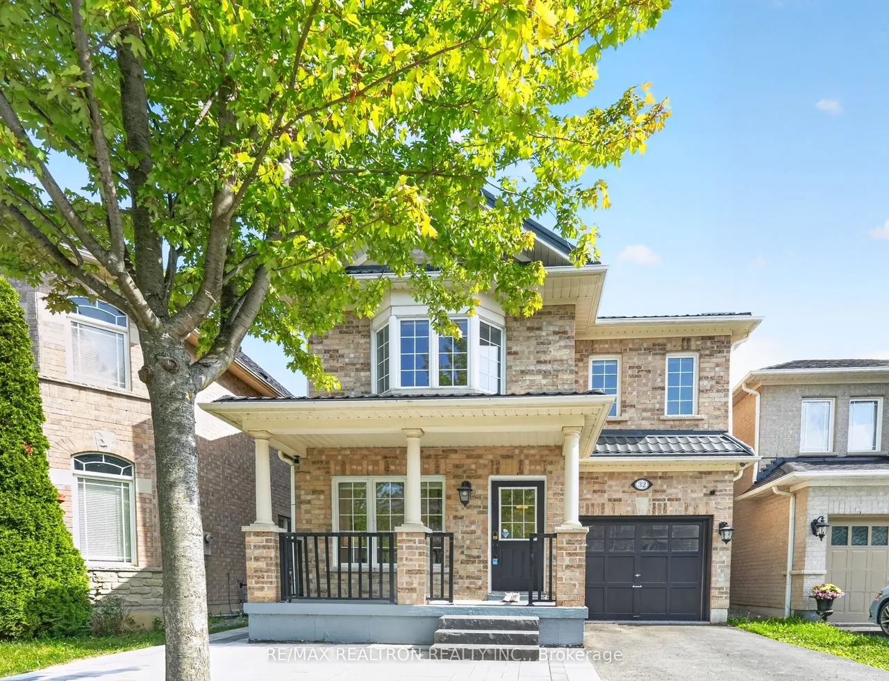 32 Whitlock Crescent — photo 3