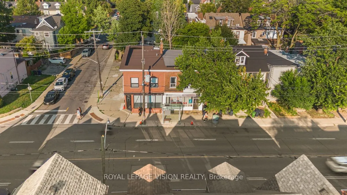819 Pape Avenue — photo 30