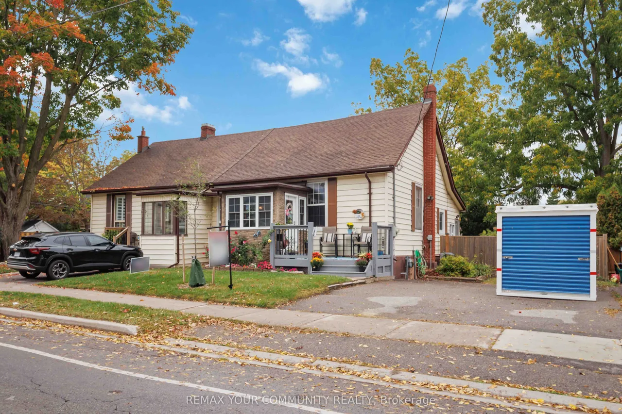 318 Mary Street W