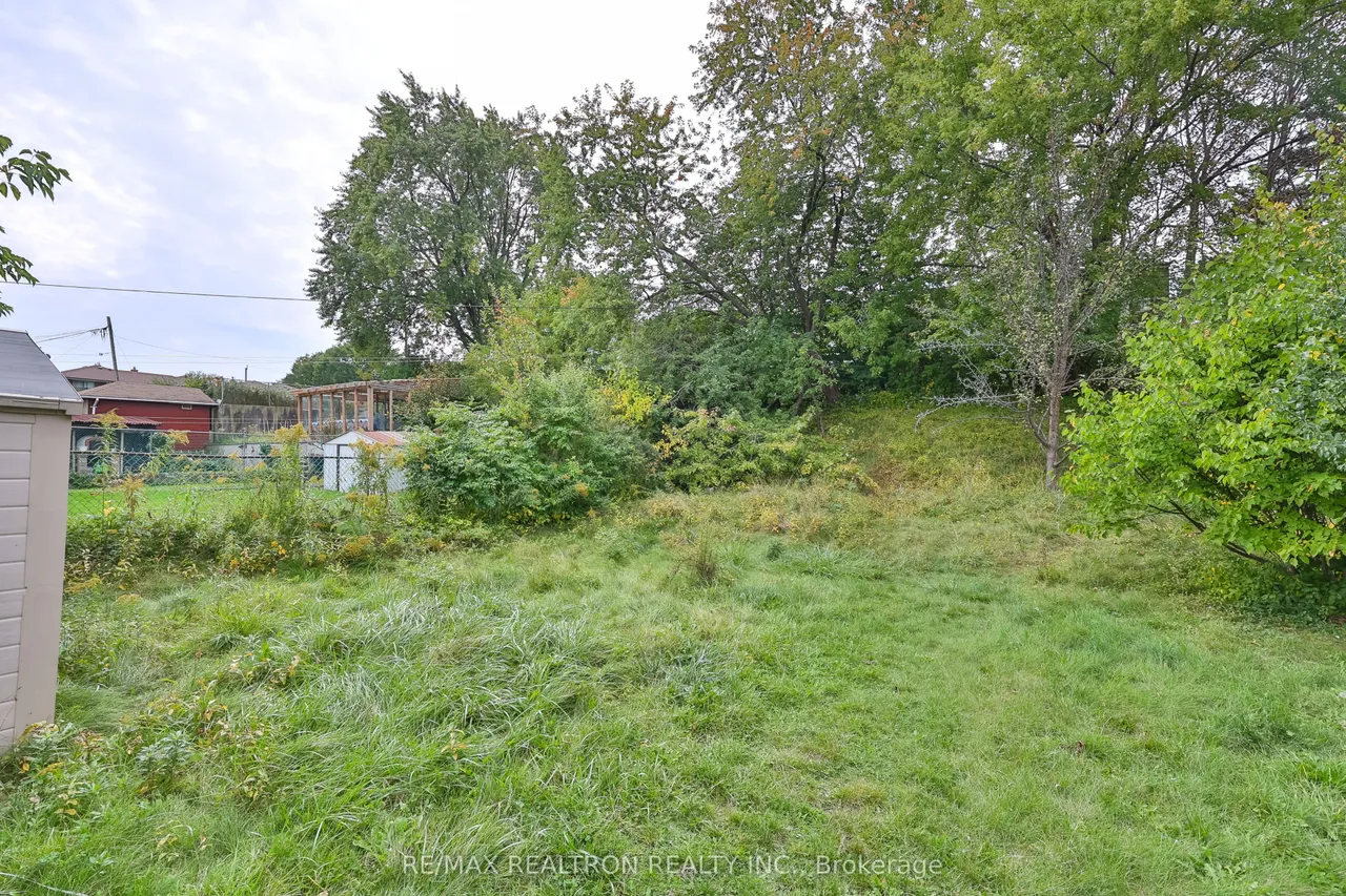 68 Elfreda Boulevard — photo 39