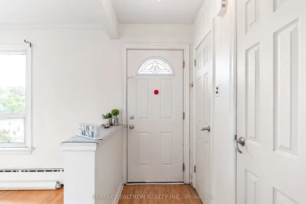68 Elfreda Boulevard — photo 2