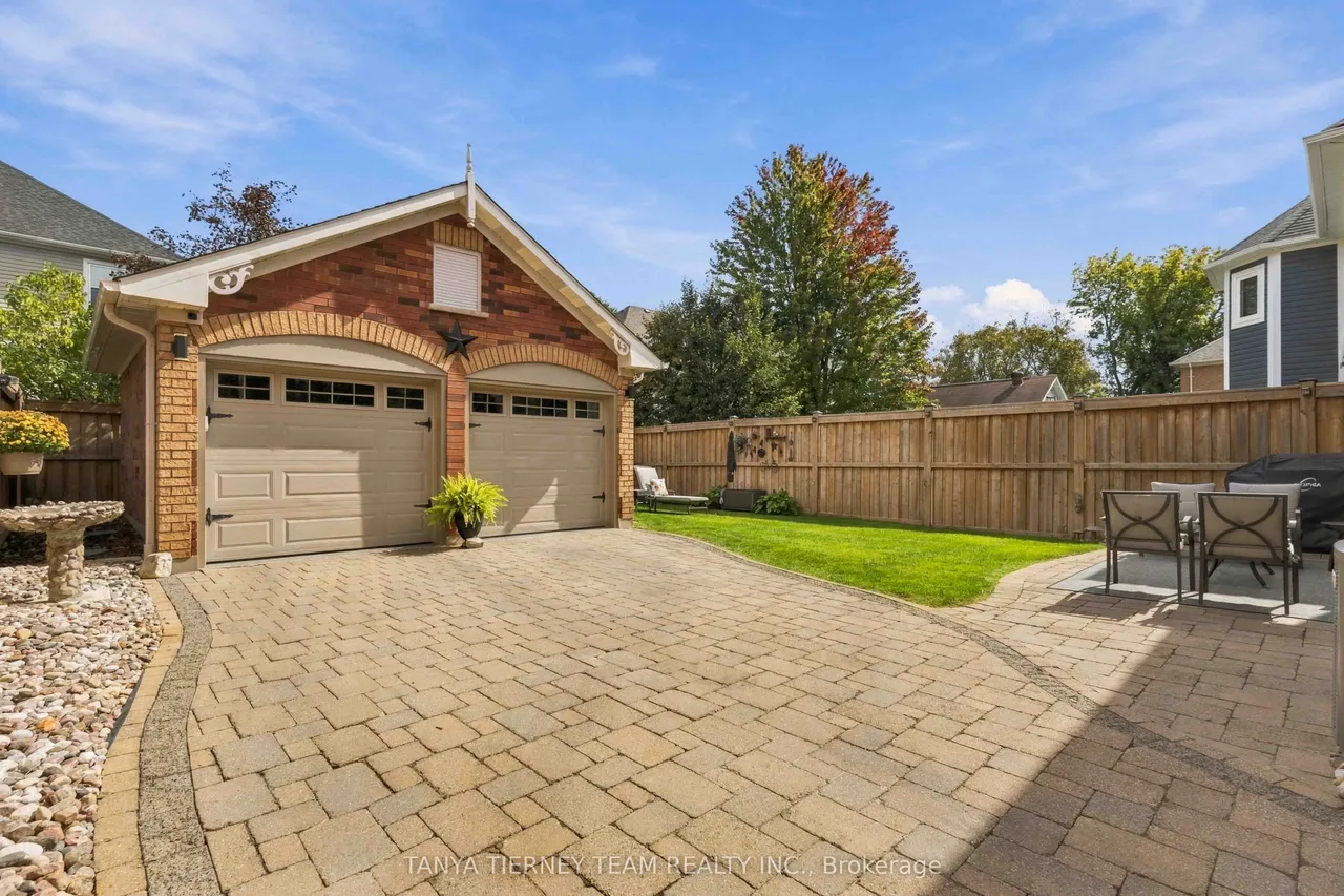 111 Watford Street — photo 44