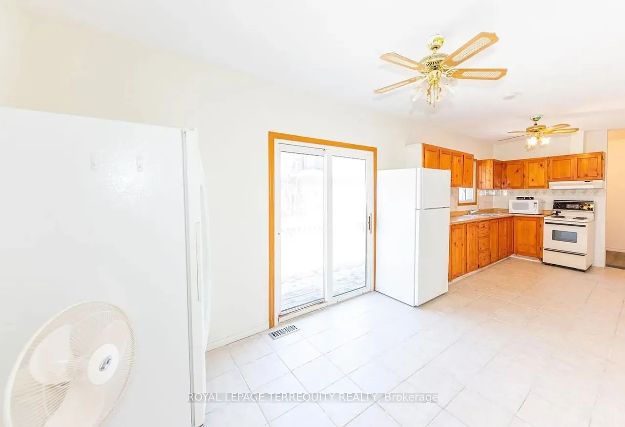 252 Bloor Street E — photo 3