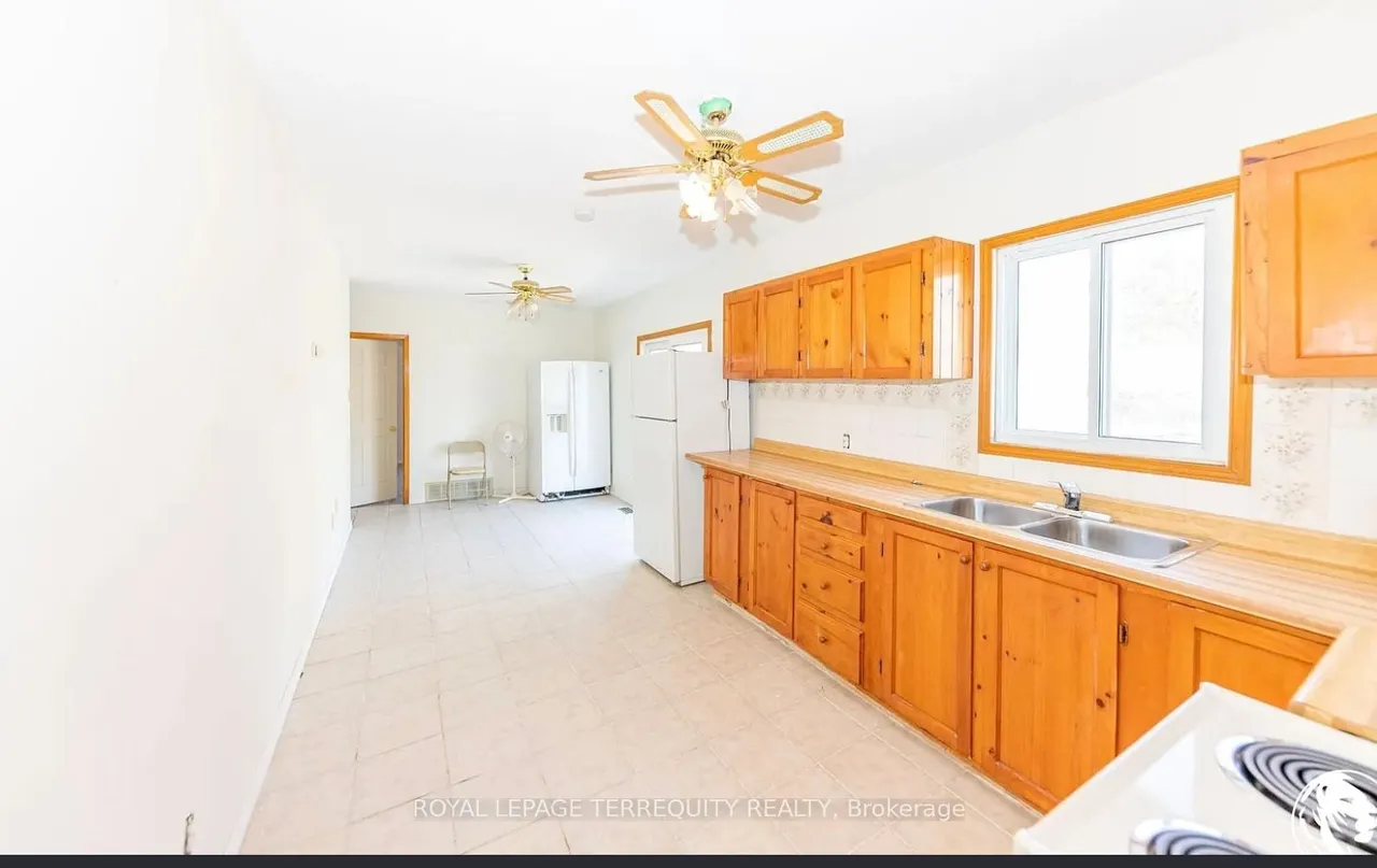 252 Bloor Street E — photo 5
