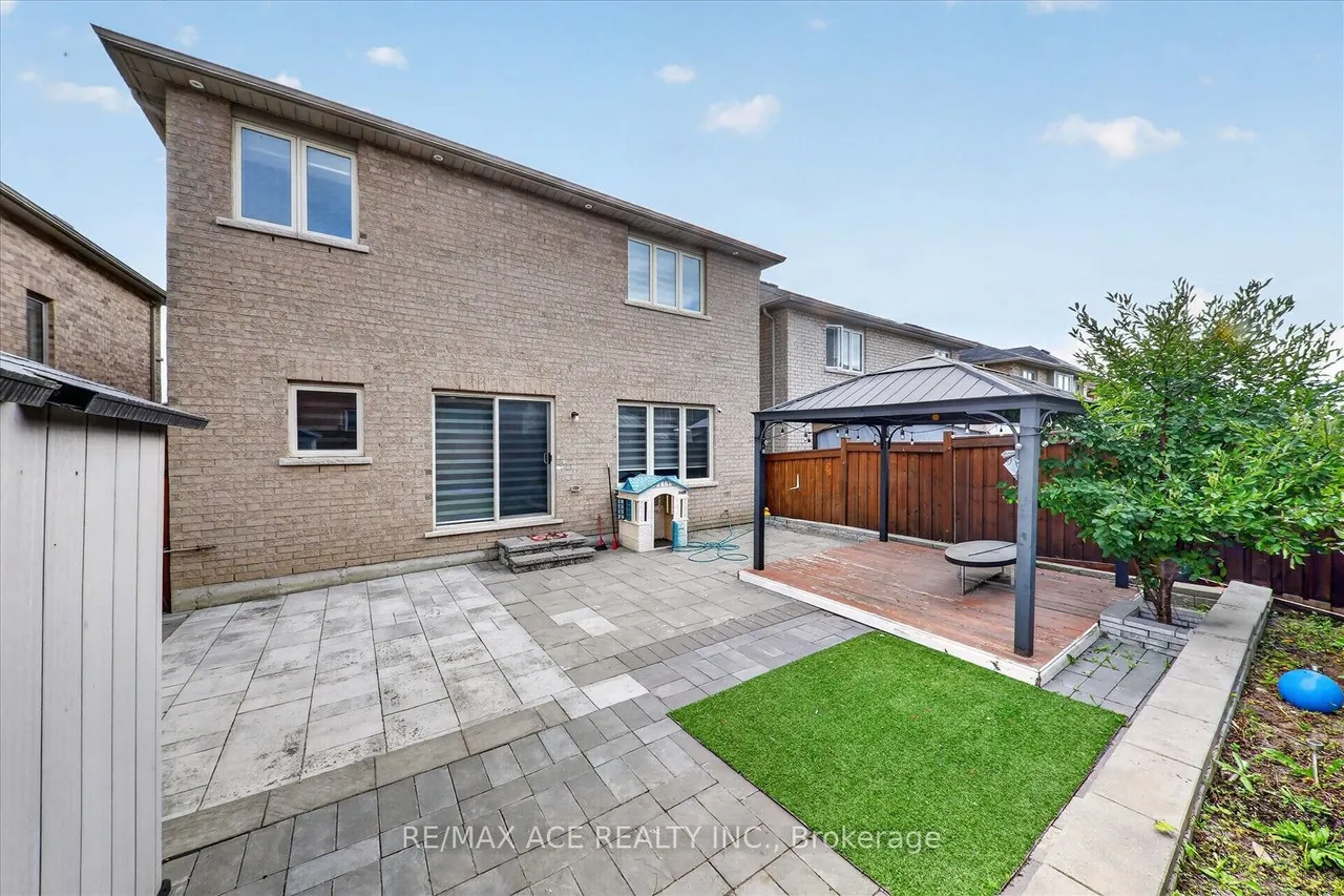 39 Skelton Crescent — photo 49