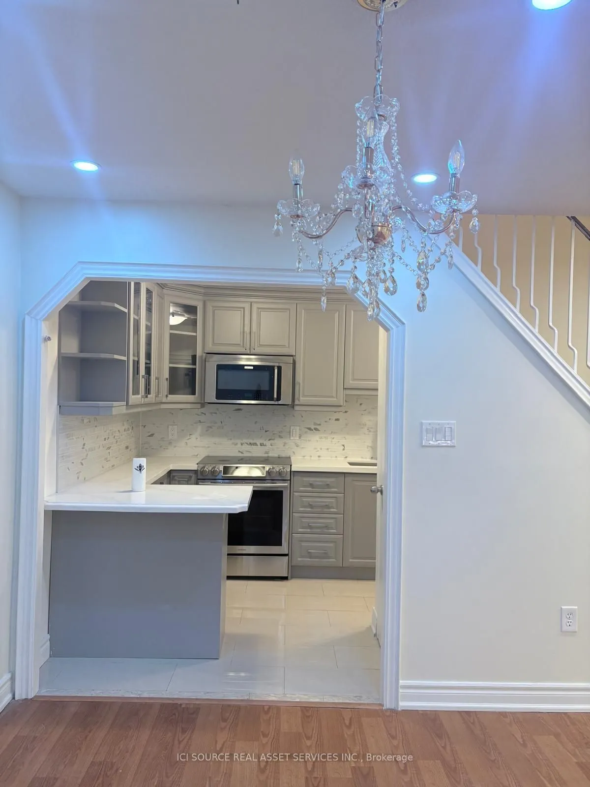 100 Mornelle Court, Unit 1017 — photo 3