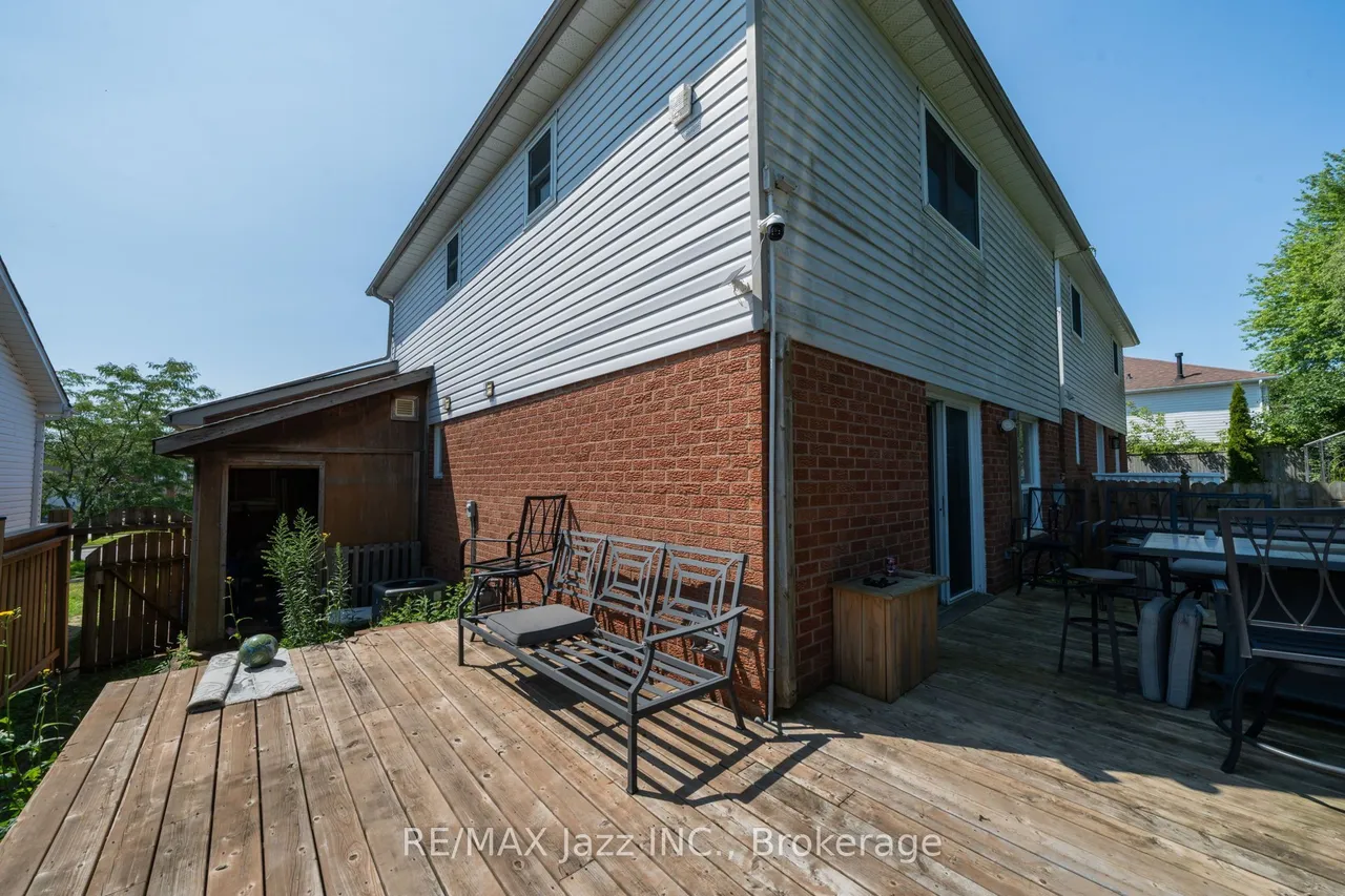 110 Freeland Avenue — photo 48