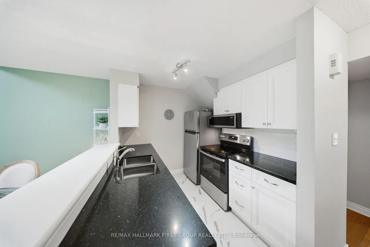 8 Petra Way, Unit 3 — photo 3