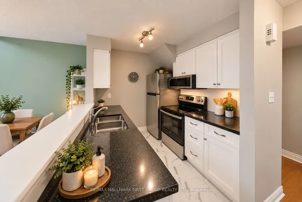 8 Petra Way, Unit 3 — photo 2