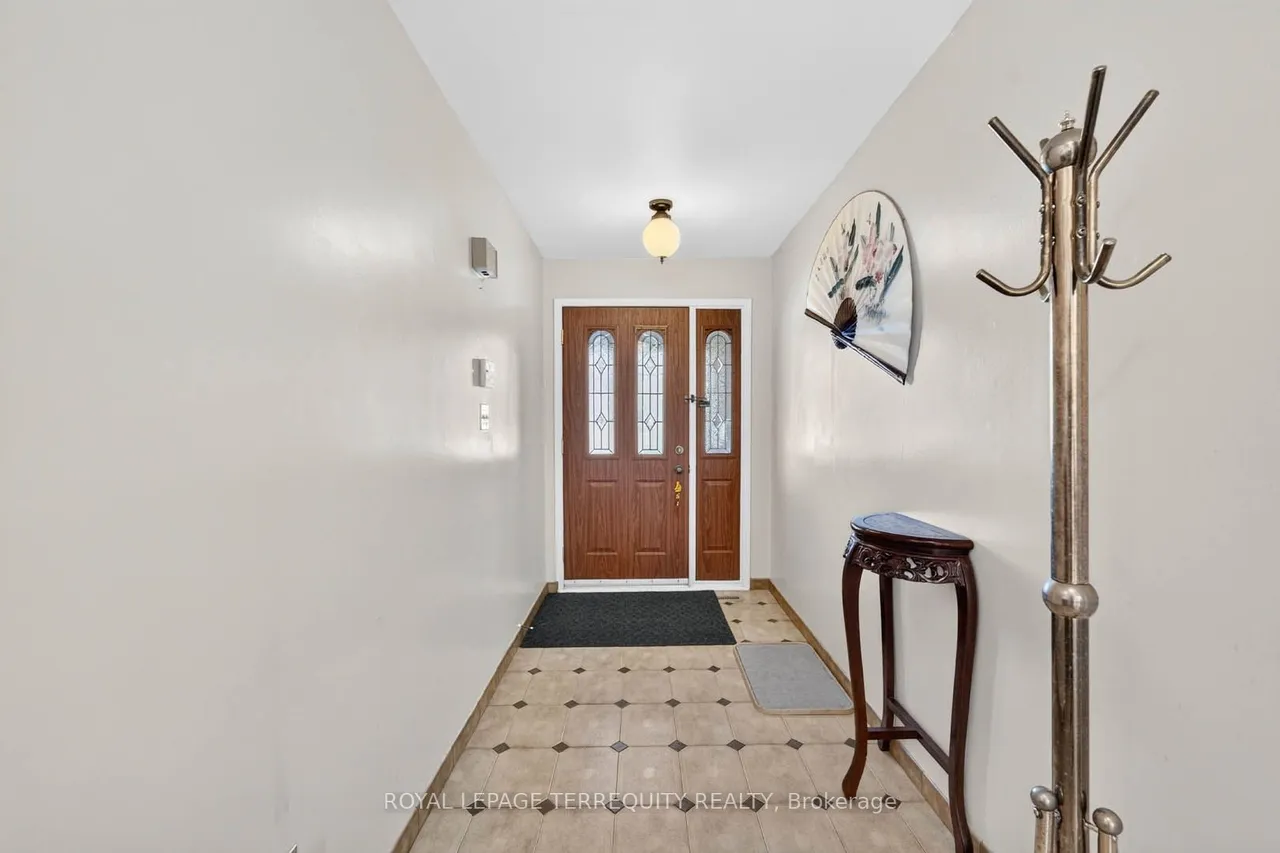851 Huntingwood Drive — photo 3