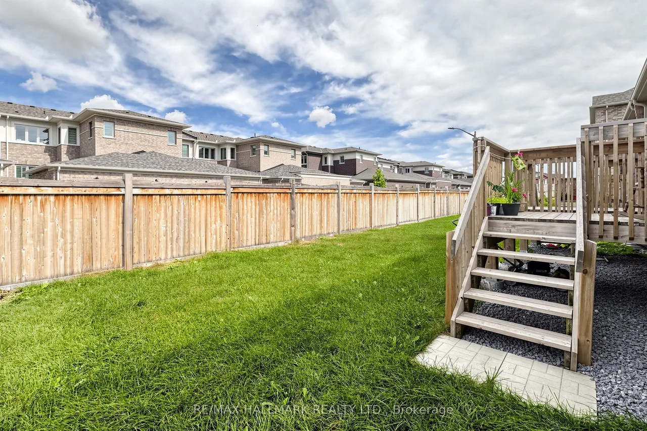 37 Velvet Drive — photo 44
