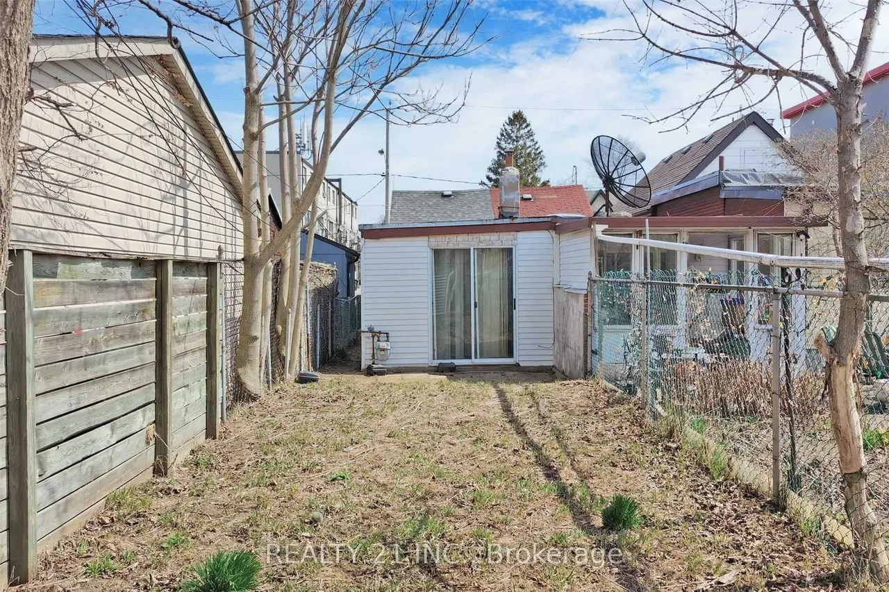 270 Linsmore Crescent — photo 26