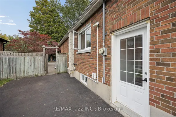 315 Cadillac Avenue S — photo 2