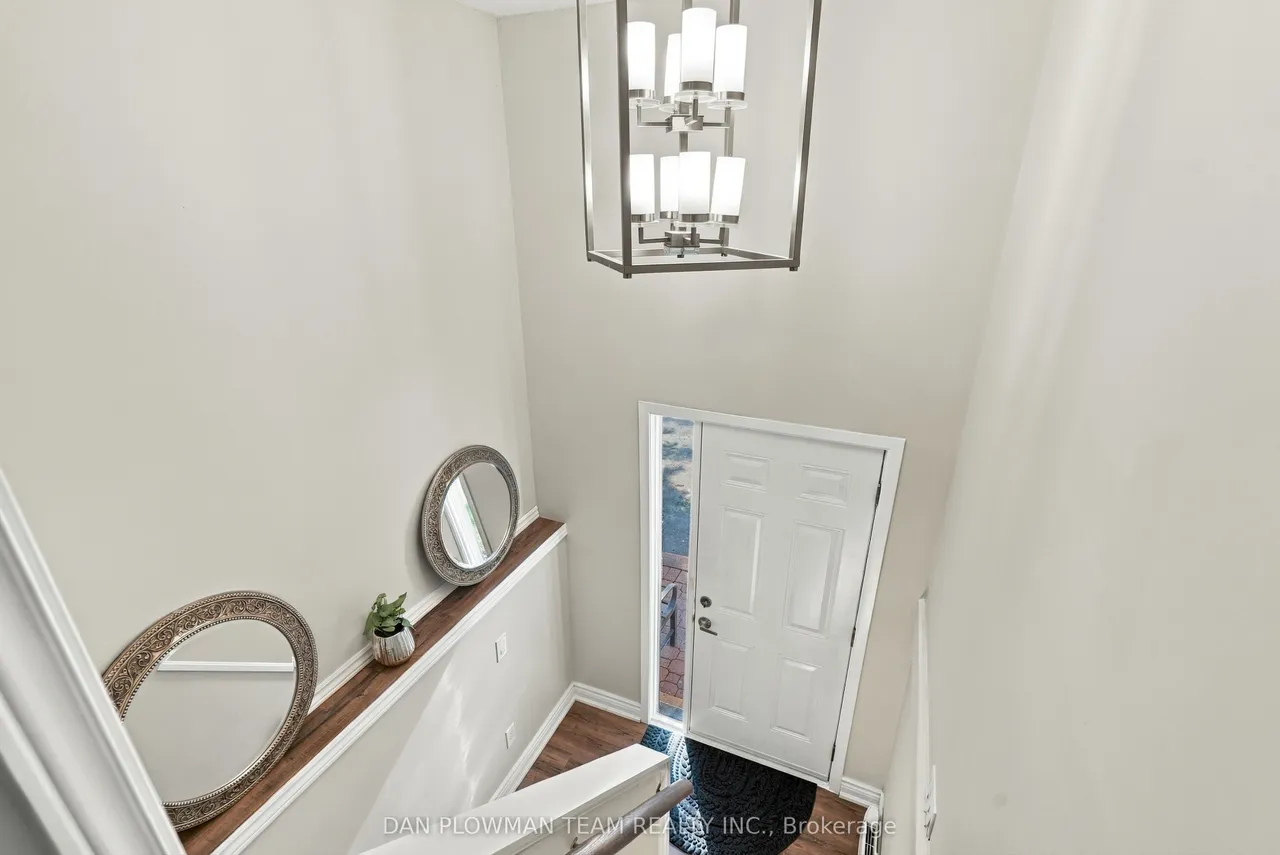 228 Medina Court — photo 3