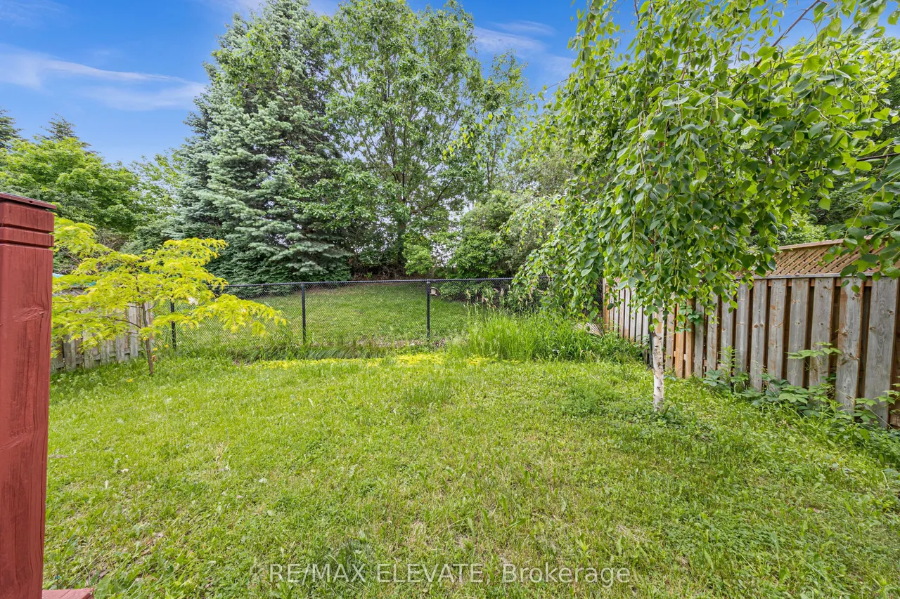 43 McSweeney Crescent — photo 44