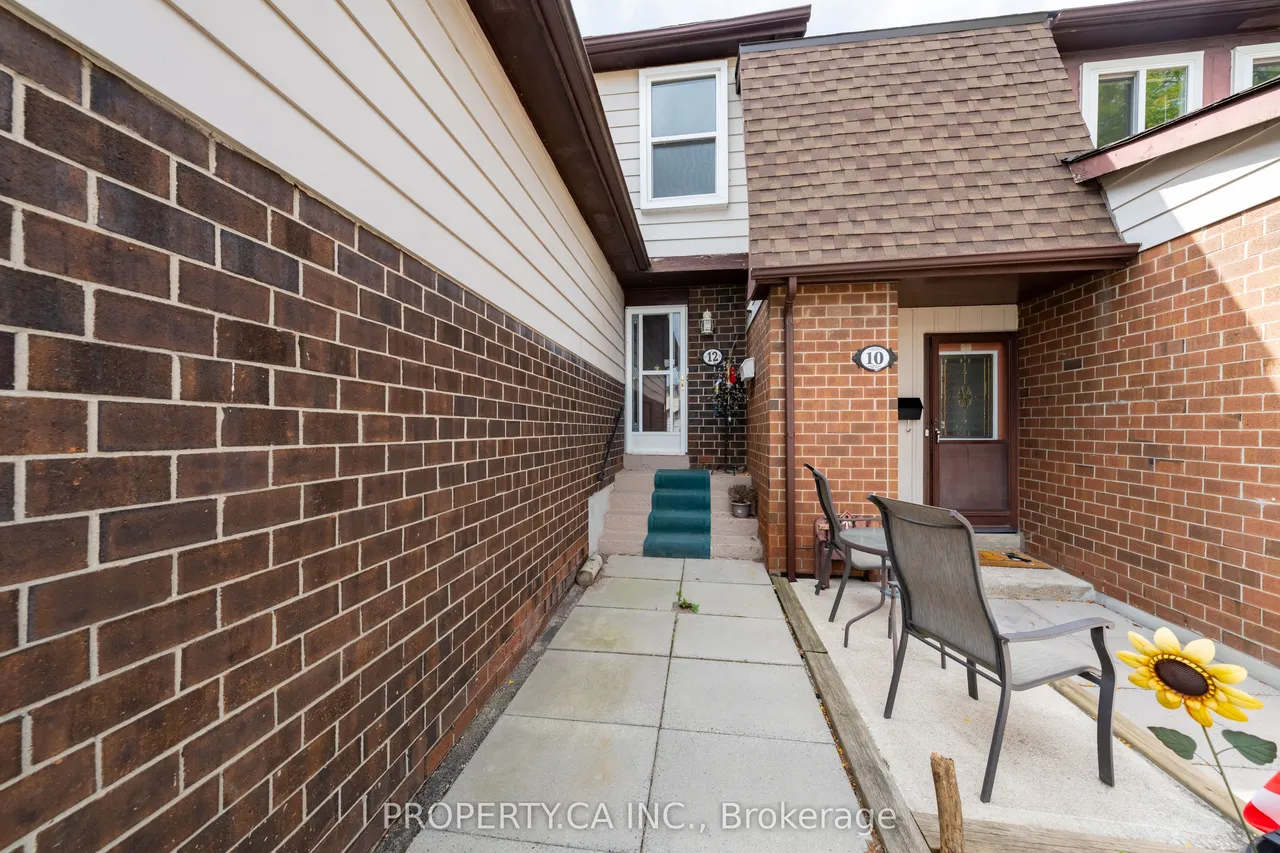 12 Deeprose Lane — photo 3