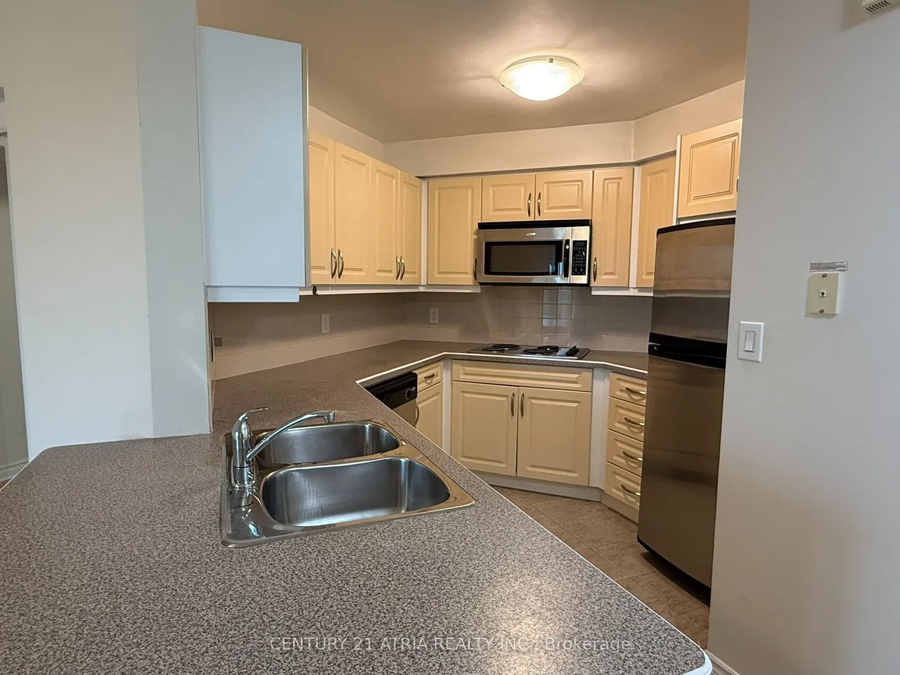 2020 Mcnicoll Avenue, Unit 330 — photo 2