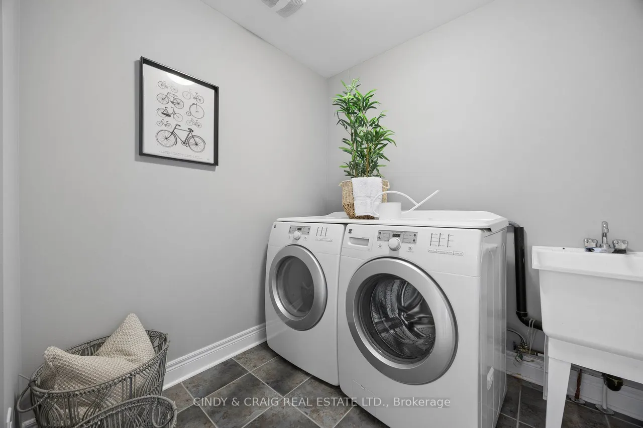 82 Dewell Crescent — photo 15