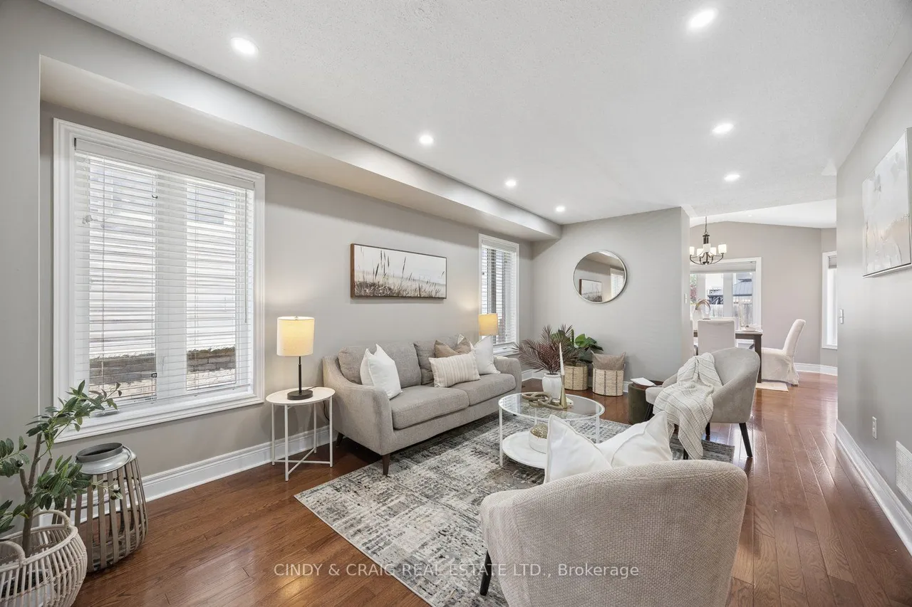82 Dewell Crescent — photo 3