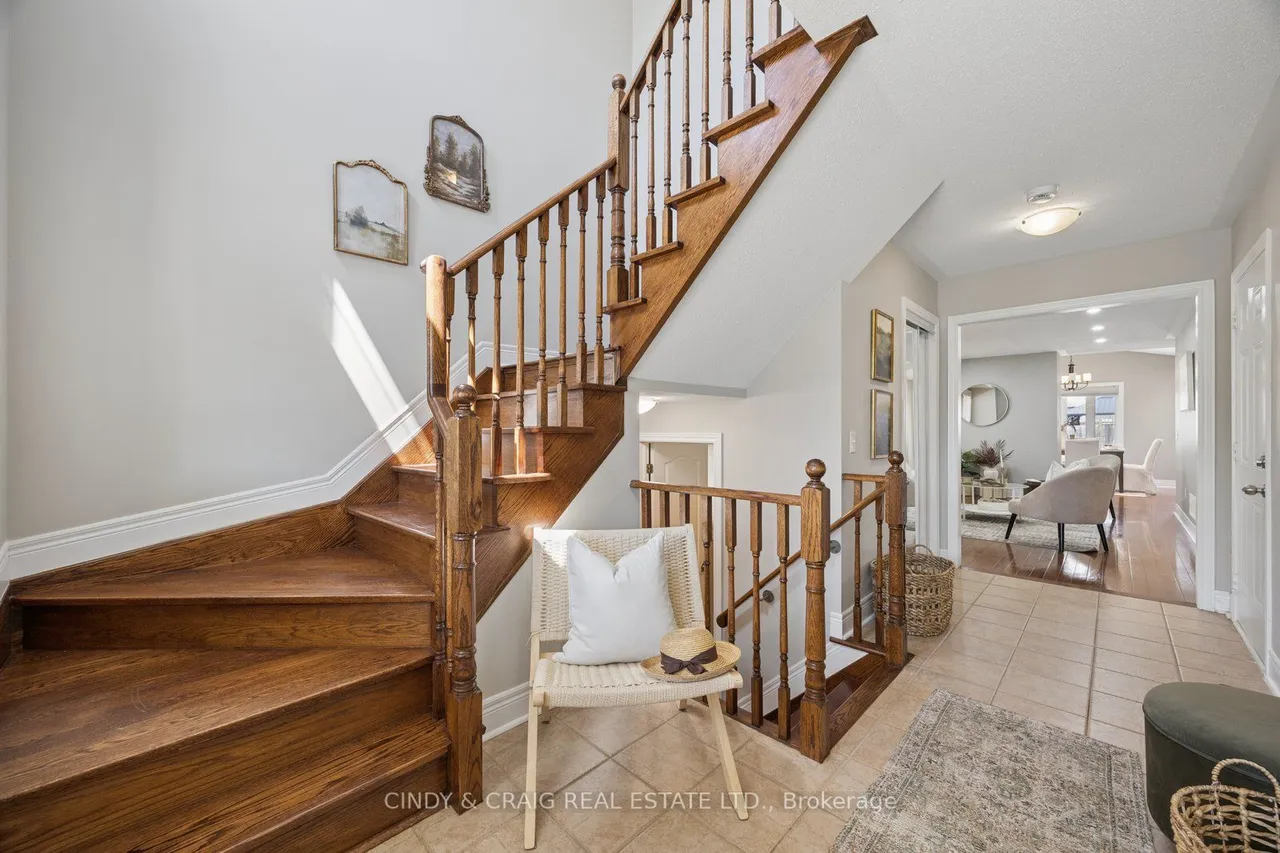 82 Dewell Crescent — photo 2