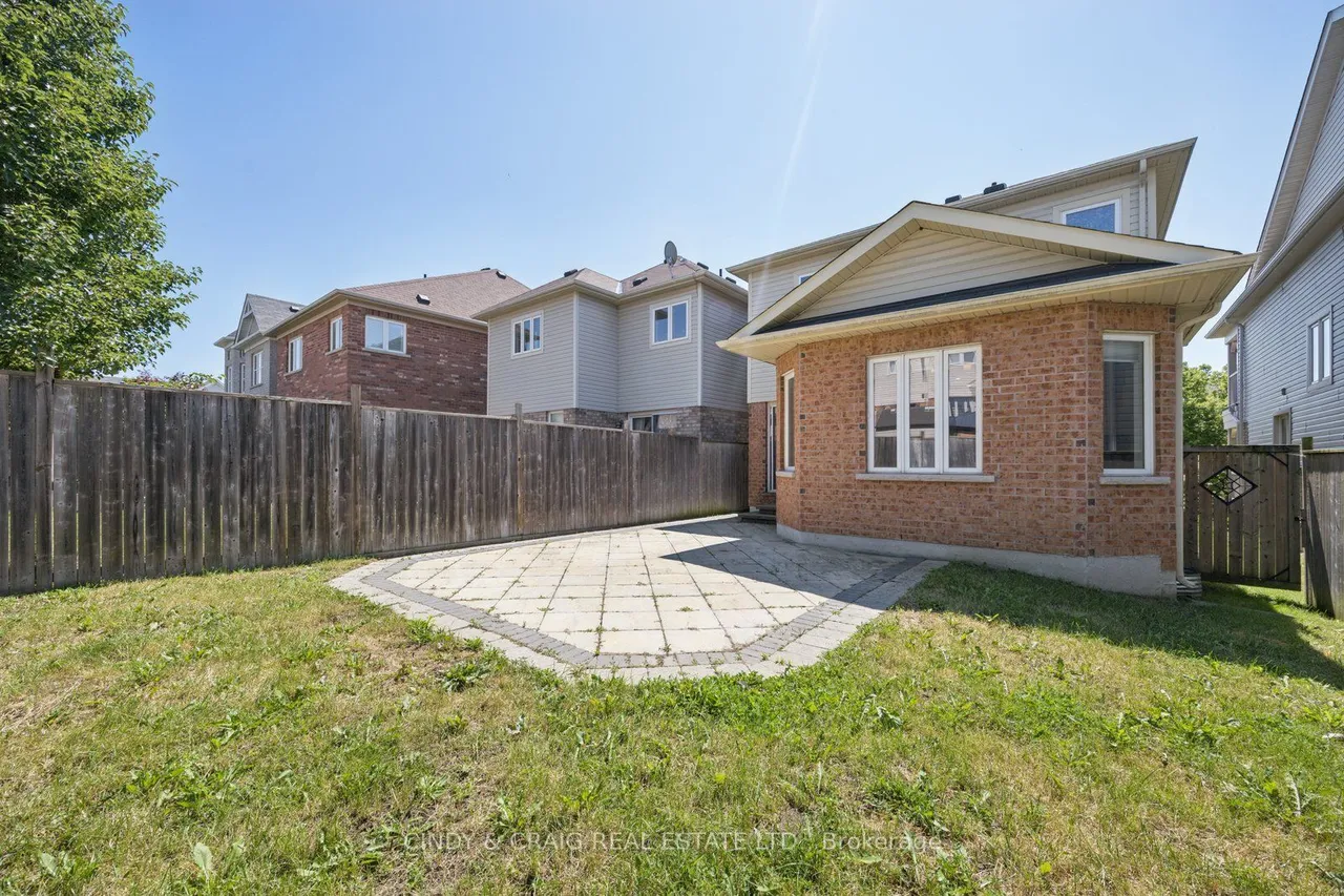 82 Dewell Crescent — photo 16