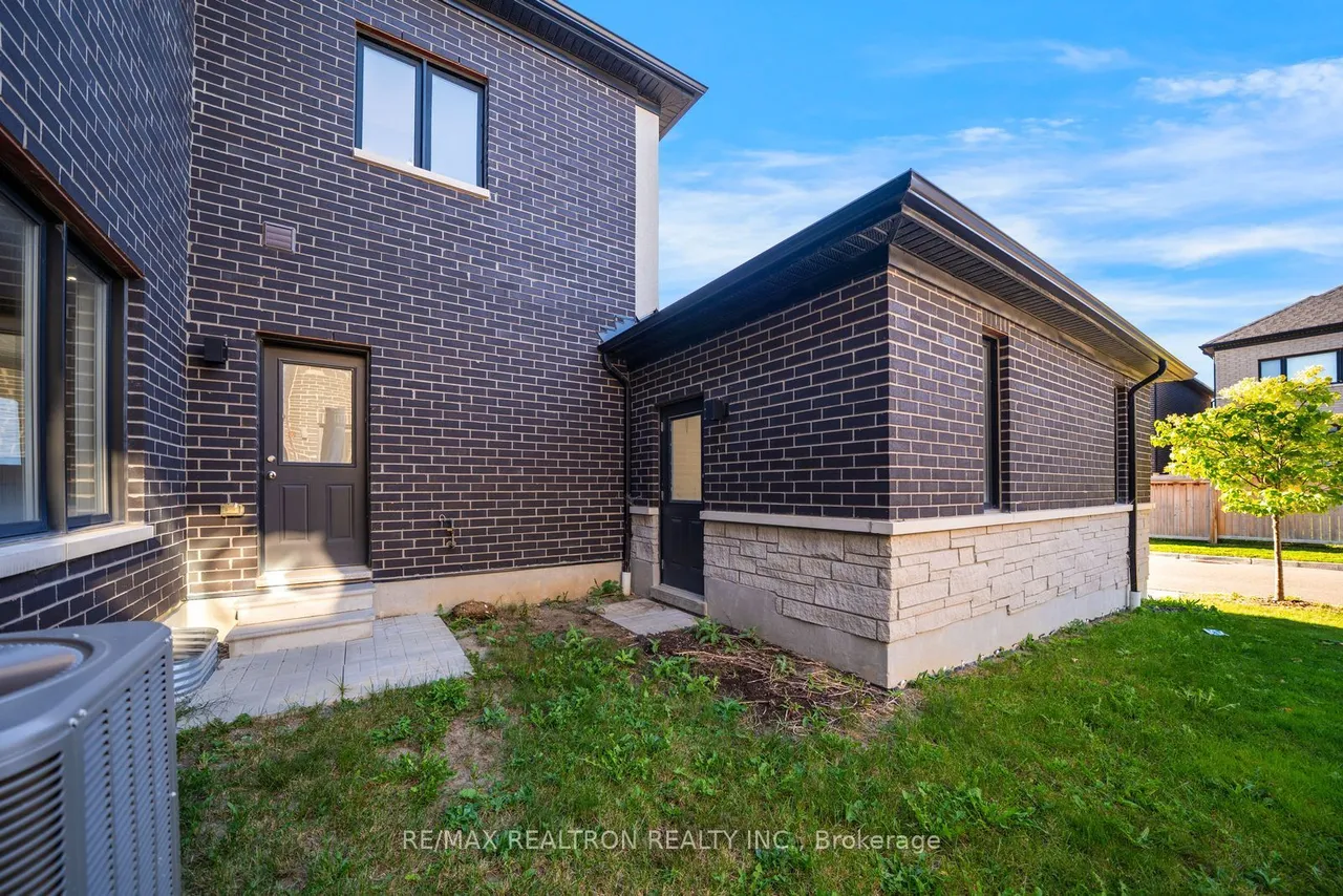 208 Coronation Road — photo 49