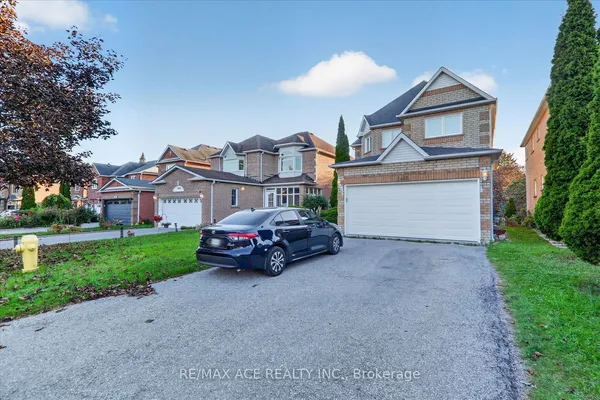 1446 Sandhurst Crescent — photo 2