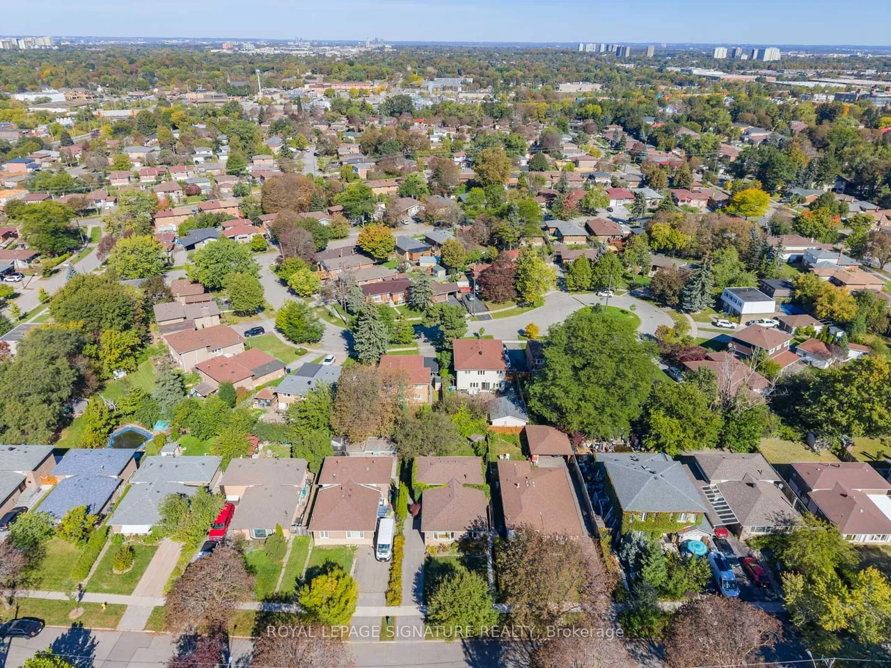 46 Manorglen Crescent — photo 37