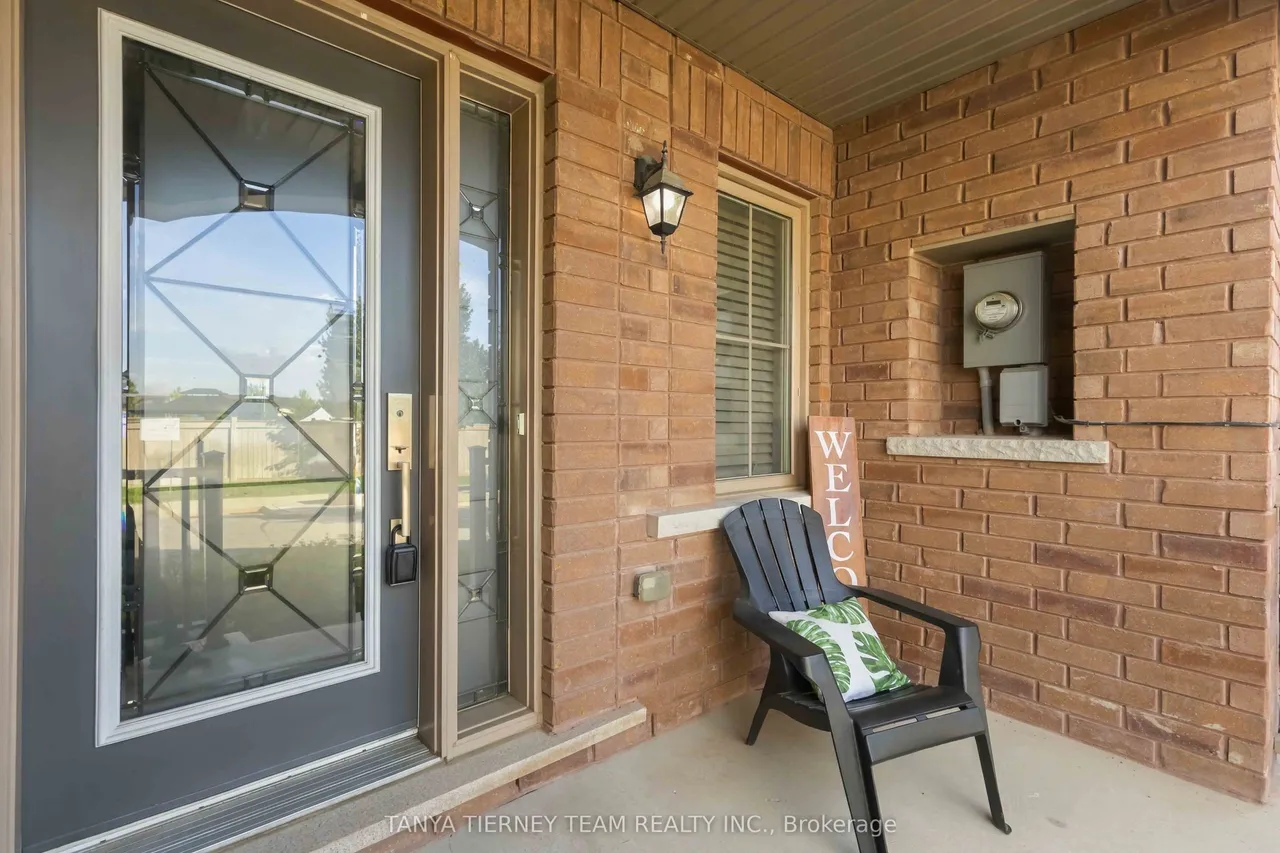 20 Lambdon Way — photo 3
