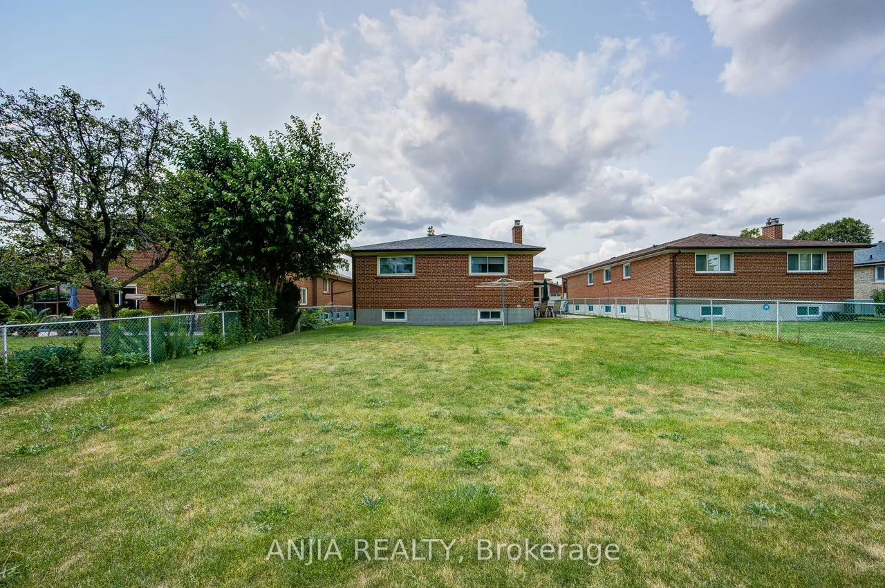 5 Brantford Drive — photo 46