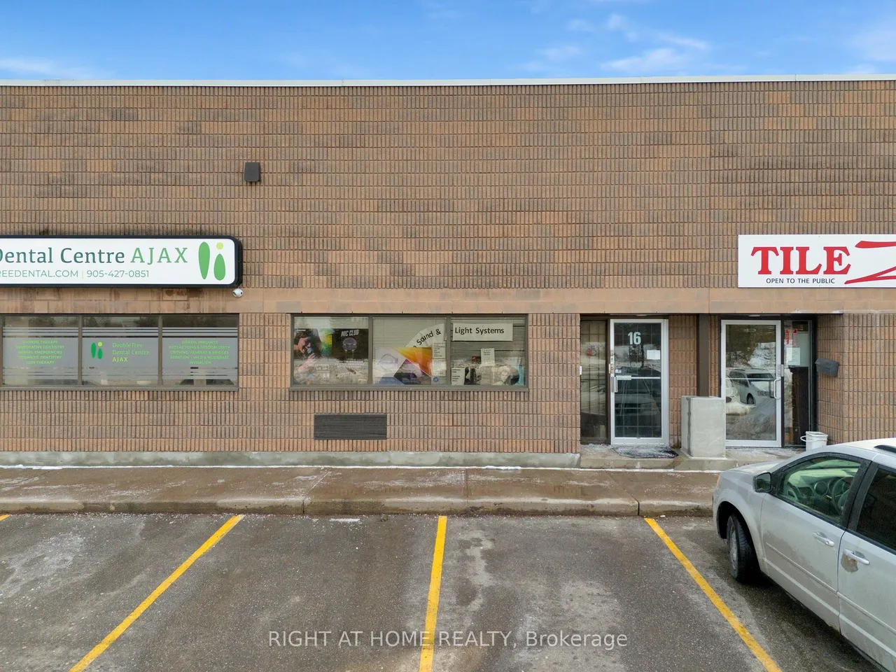 520 Westney Road S, Unit 16 — photo 2