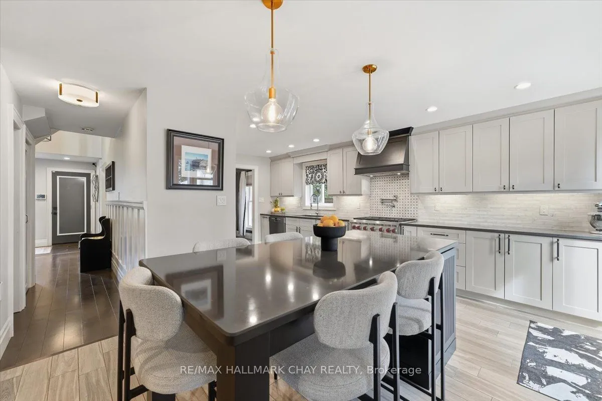 5 Draper Court — photo 3