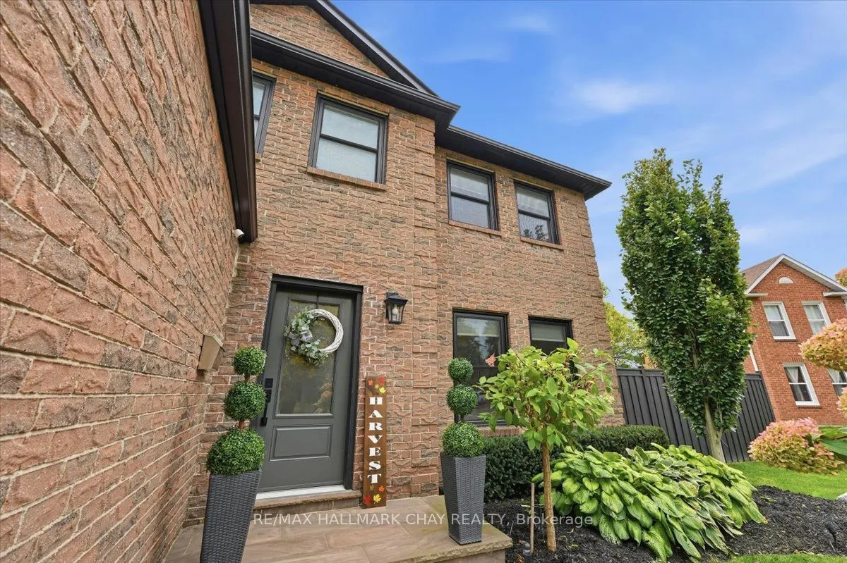 5 Draper Court — photo 2