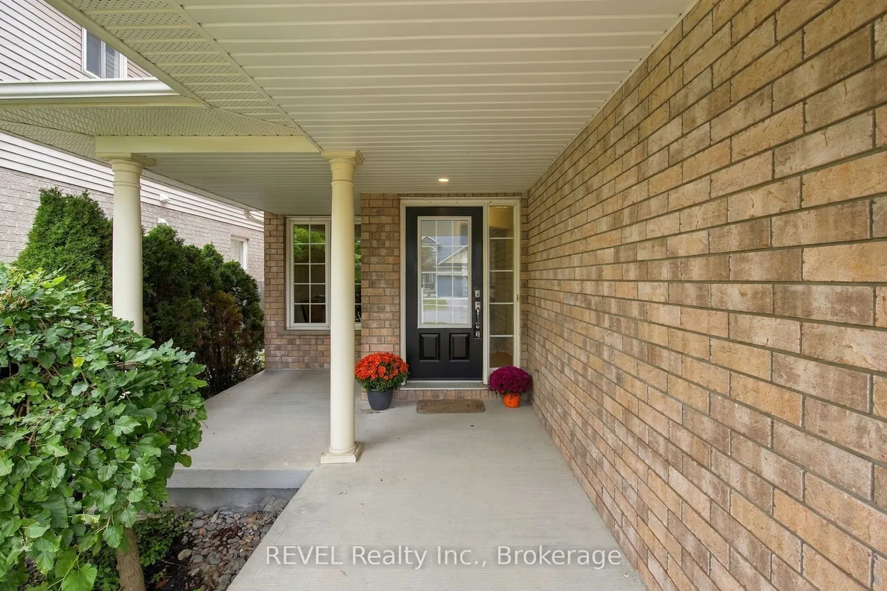 2097 Stornoway Street — photo 3