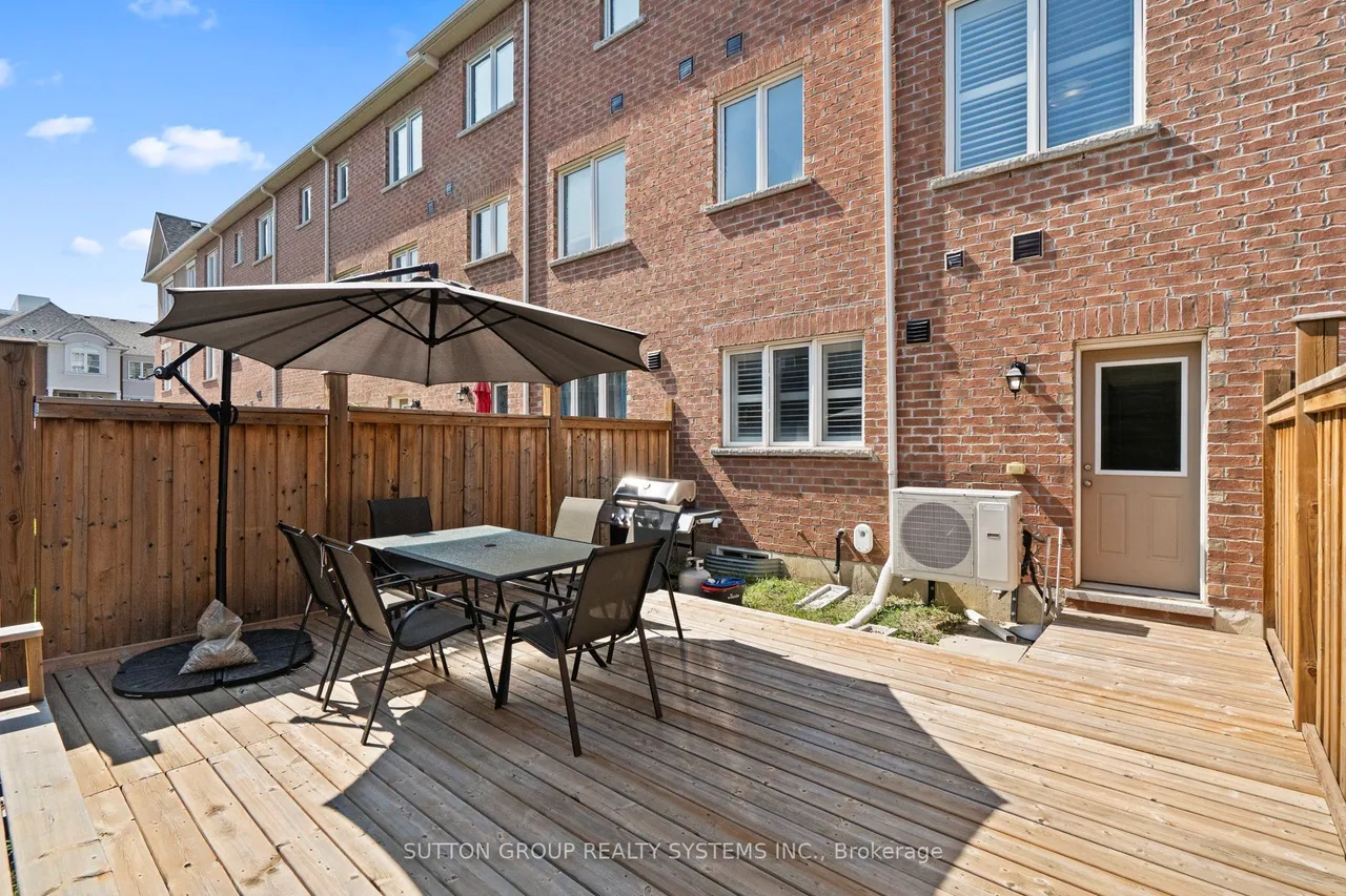 11 Fusilier Drive — photo 24