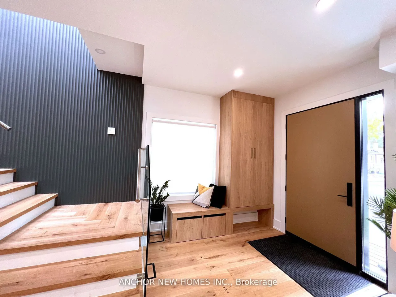 257 Chisholm Avenue — photo 2